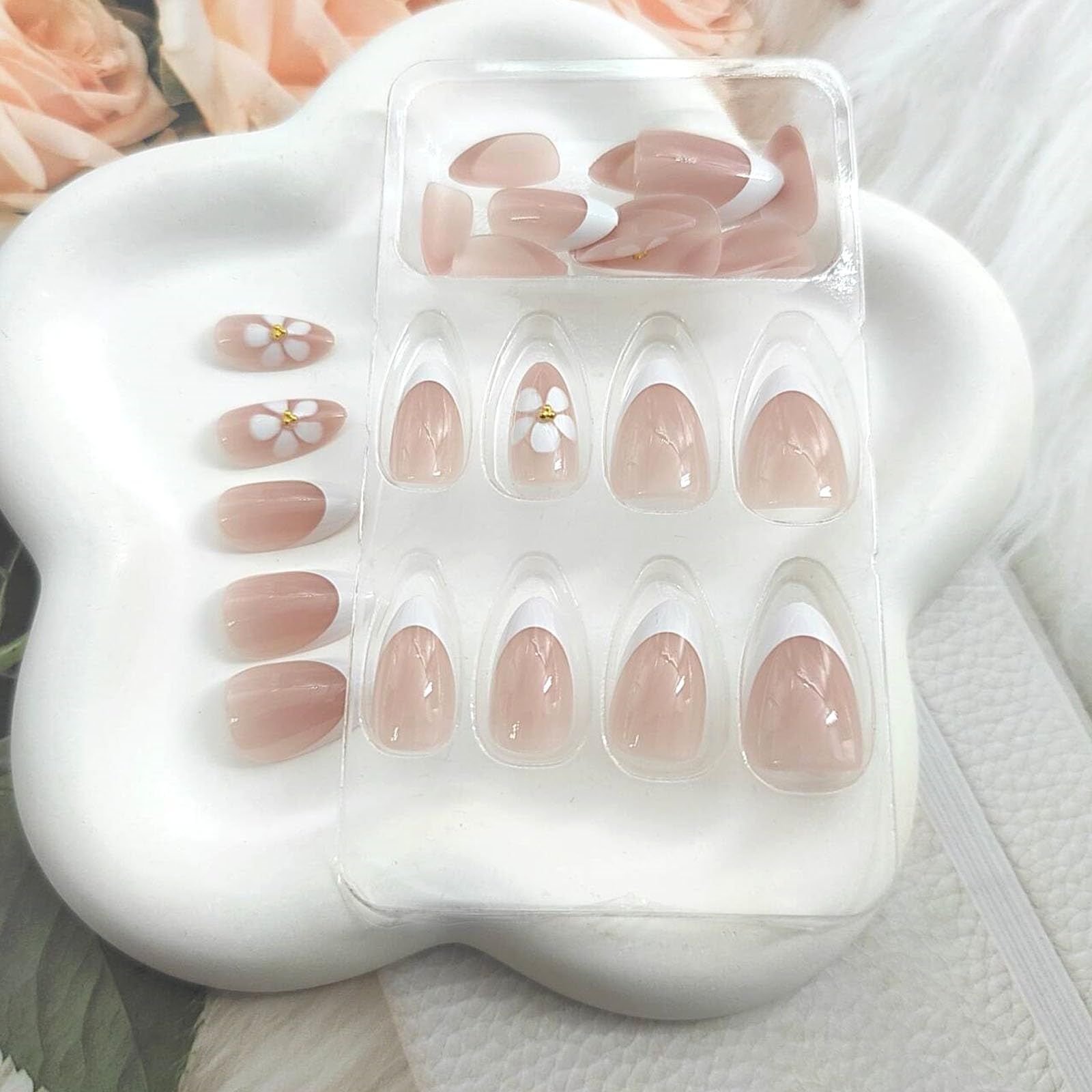 24pcsElegant Almond Fake Nails view 2