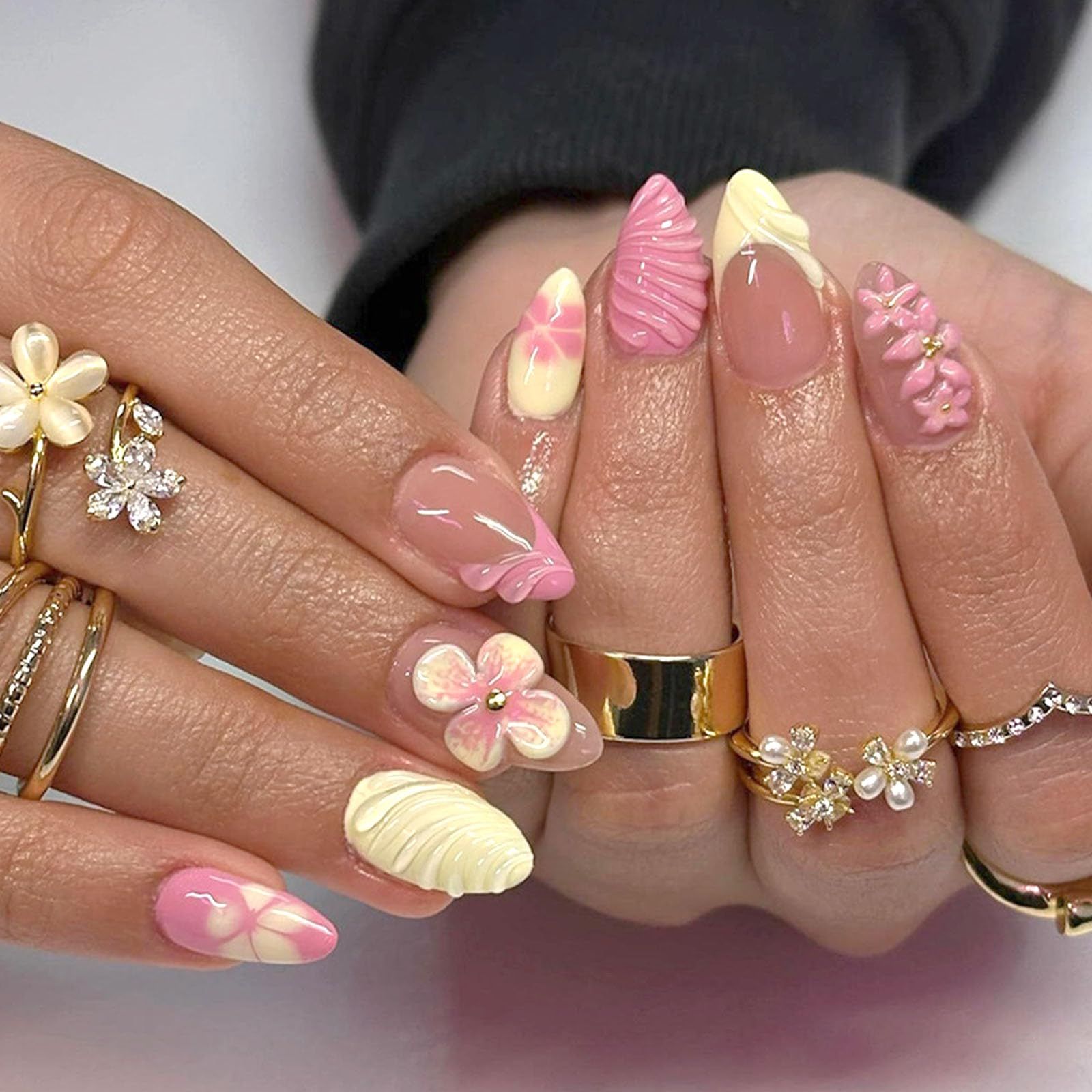 24pcsGlossy Press-On Nails with 3D Charms for Daily Wear