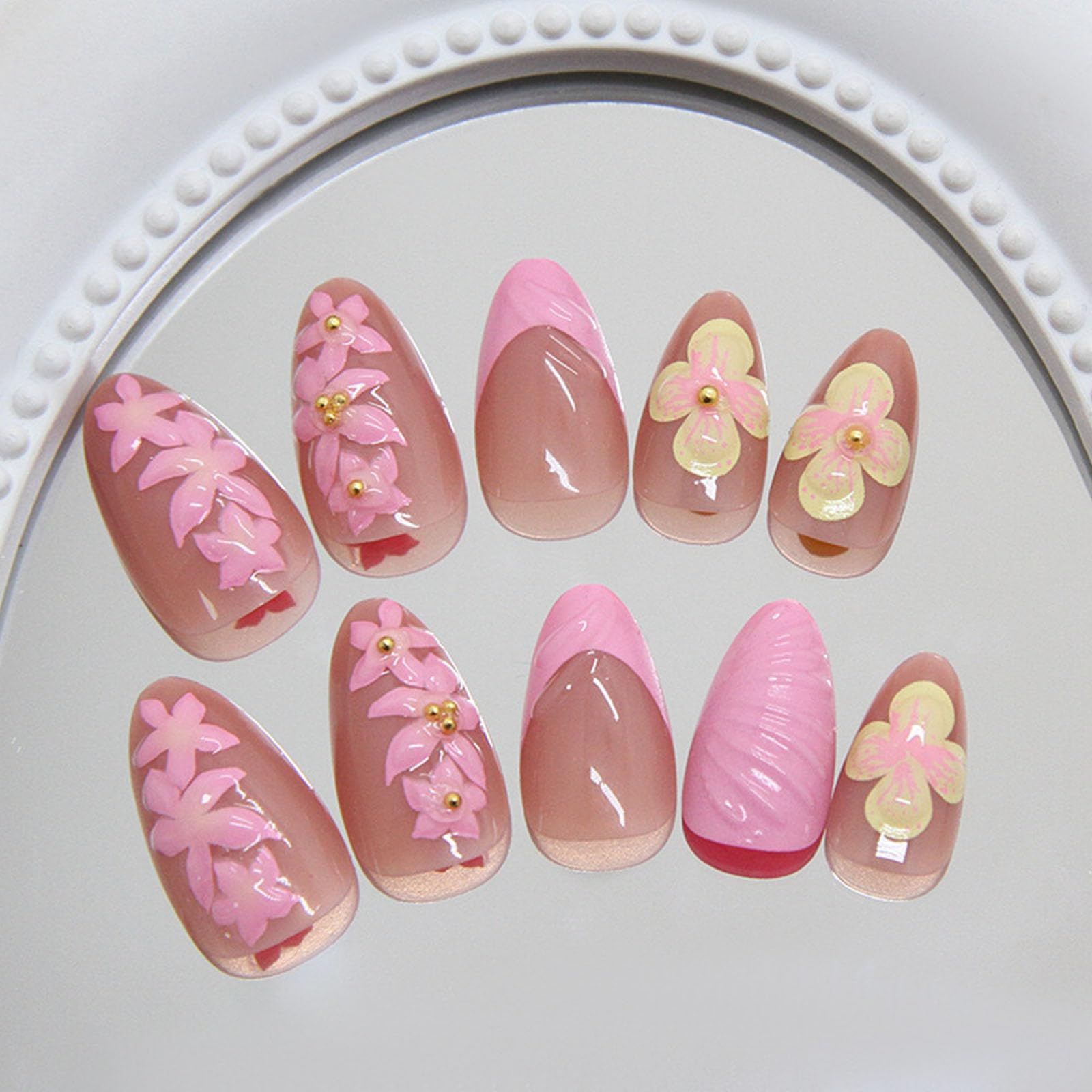 24pcsGlossy Press-On Nails with 3D Charms for Daily Wear view 5