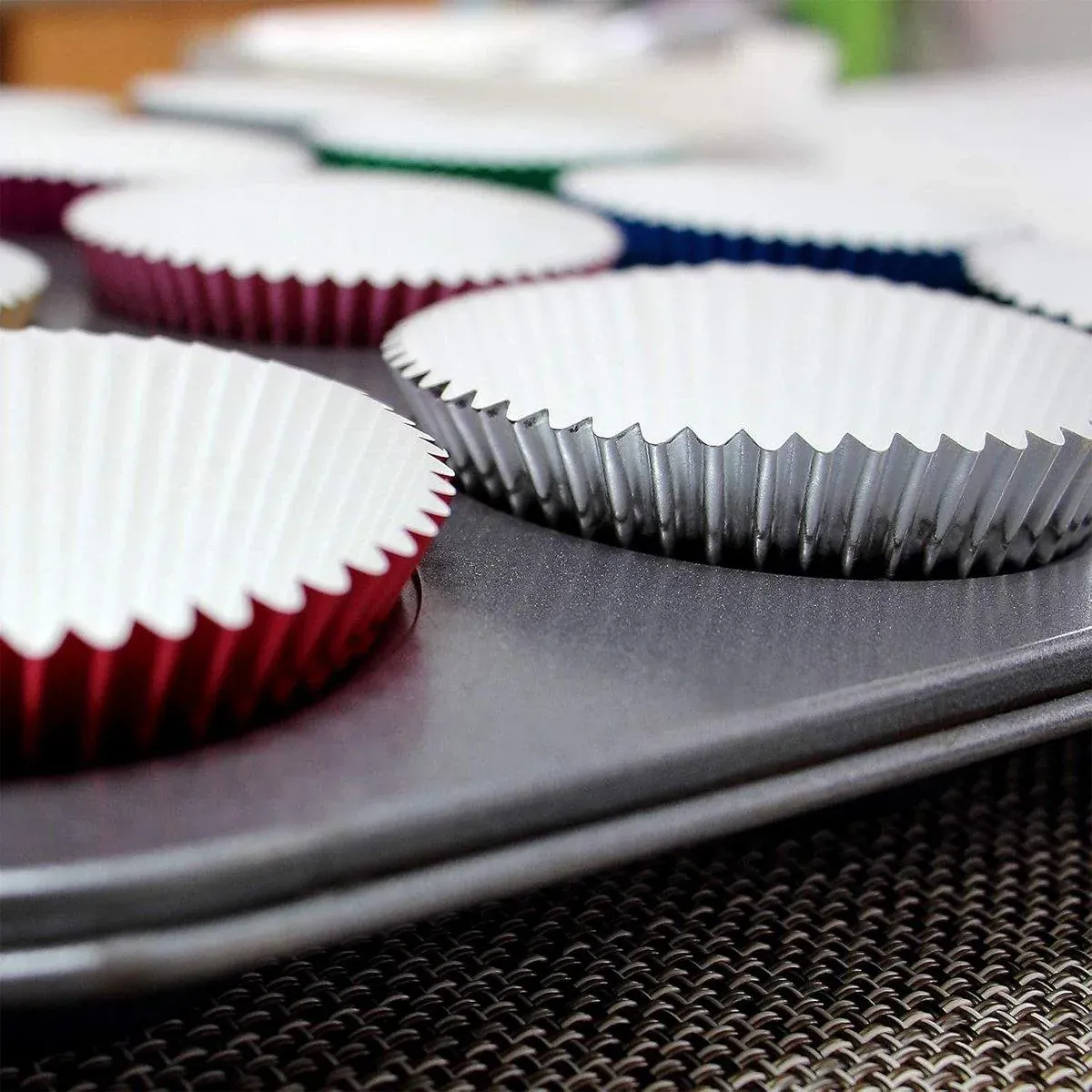 200 Pcs Colored Baking Paper Cupcake Trays Muffin Liners for Party Baking - Pink view 9