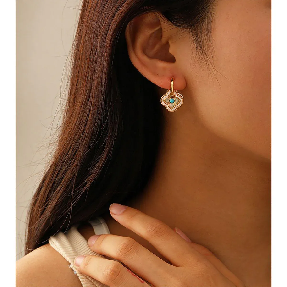 New Chinese Style Multi-Wear Natural Shell Four-Leaf Clover Earrings for Women view 4