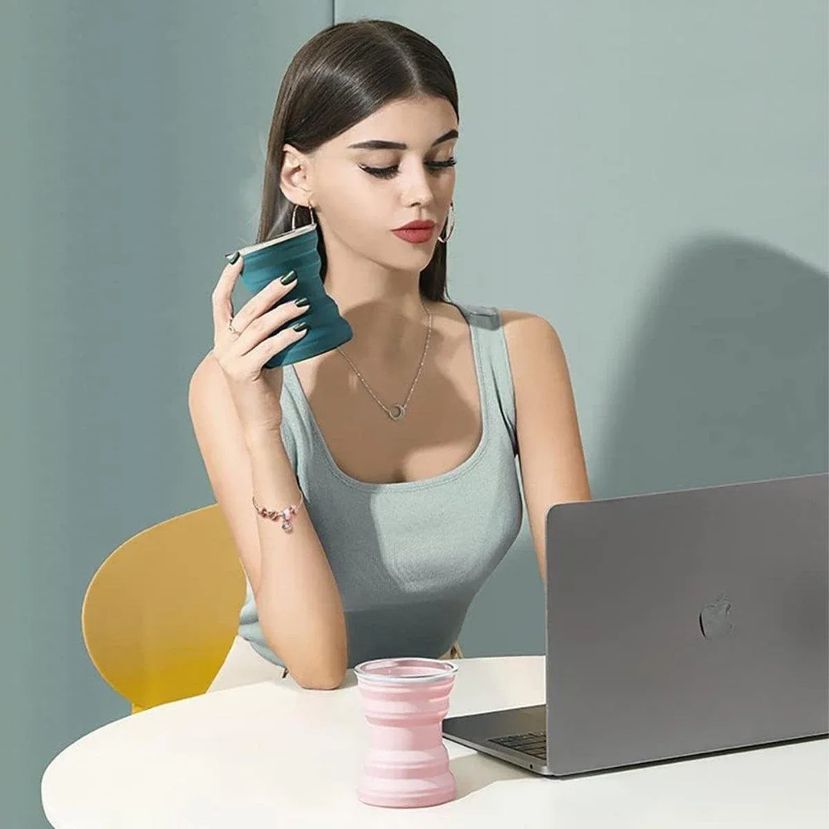Silicone Folding Travel Mug Portable Retractable Collapsible Mug Outdoor view 11