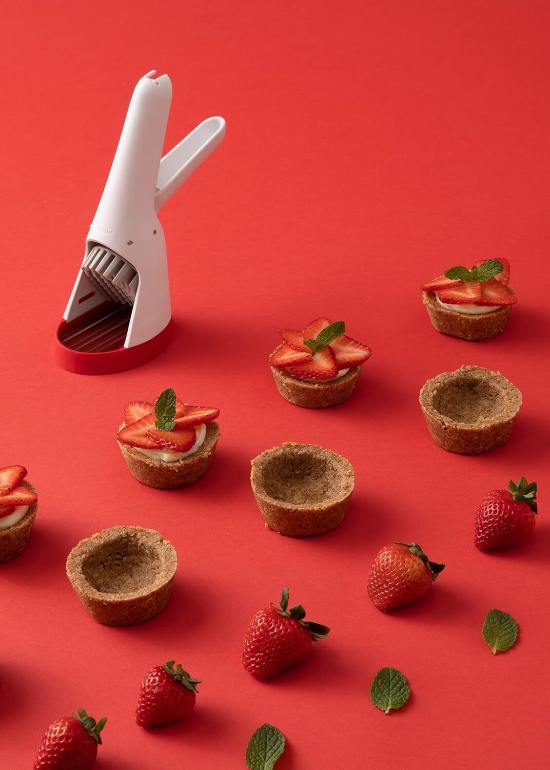 Chef'n Strawberry Slicer Slicester Hand-Held Strawberry Slicer to Create Garnishes view 3