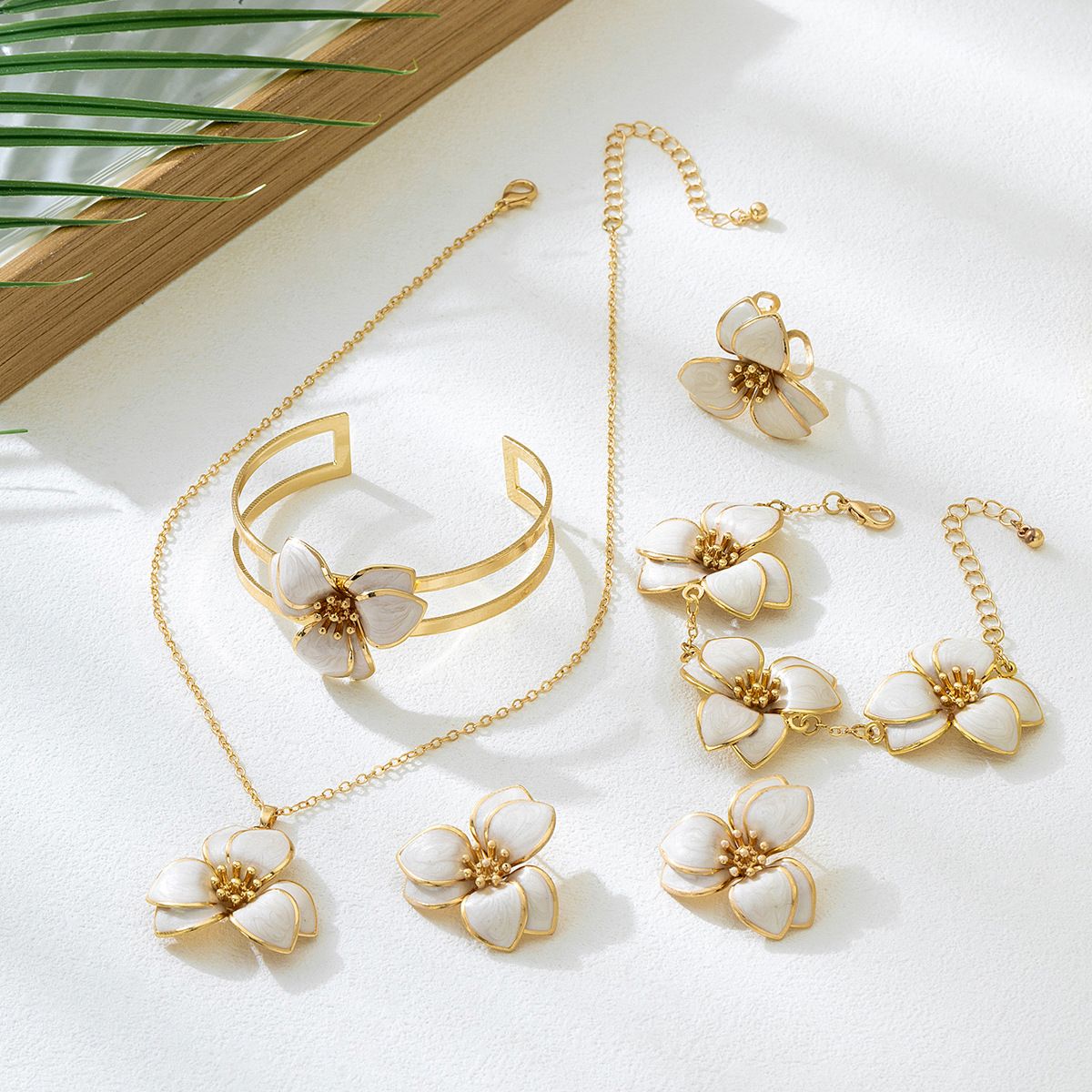 White Floral Enamel Jewelry Set – Five-Piece Alloy Accessory Collection with