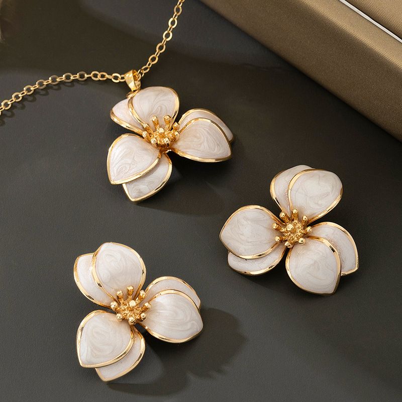 White Floral Enamel Jewelry Set – Five-Piece Alloy Accessory Collection with view 3