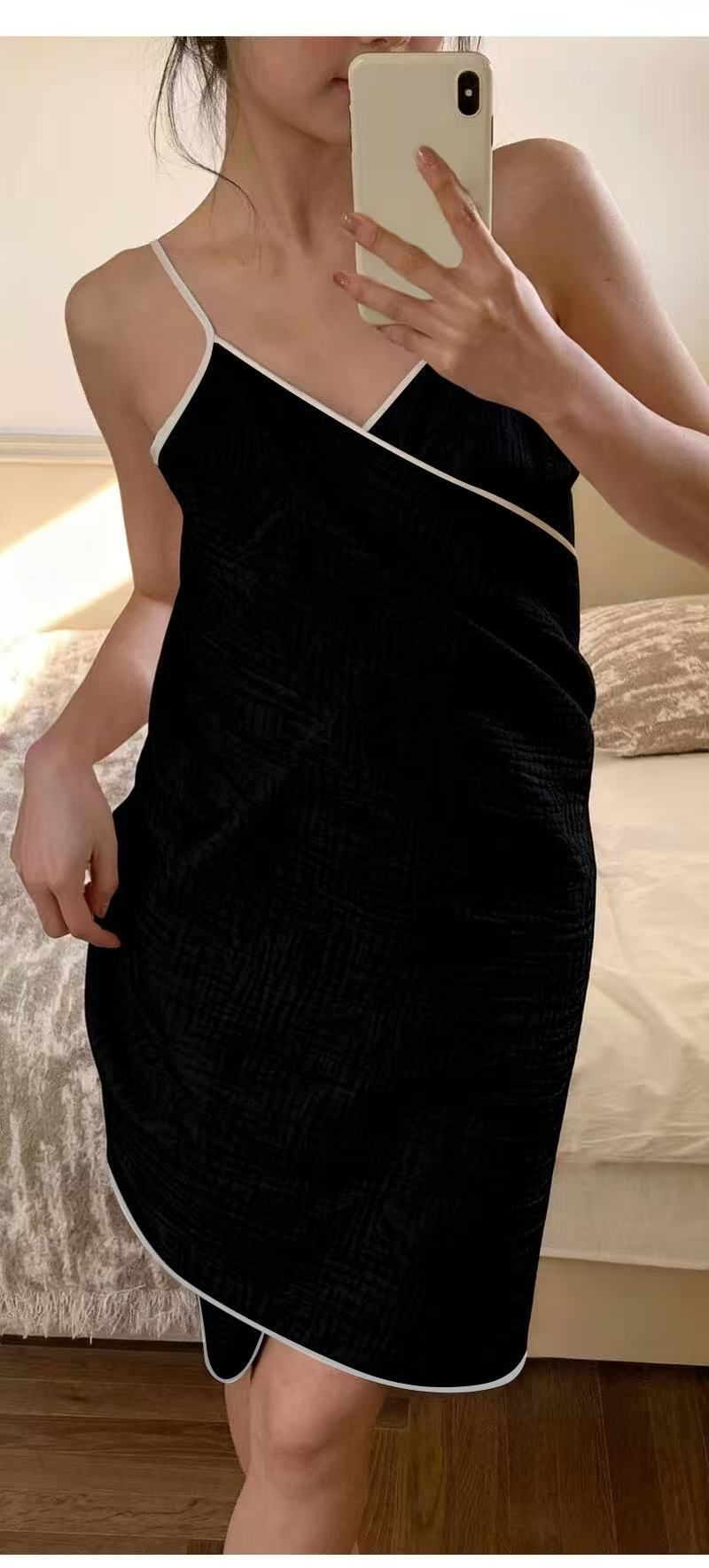 Black Linen-Feel Cotton Gauze Bath Wrap – Lightweight view 3