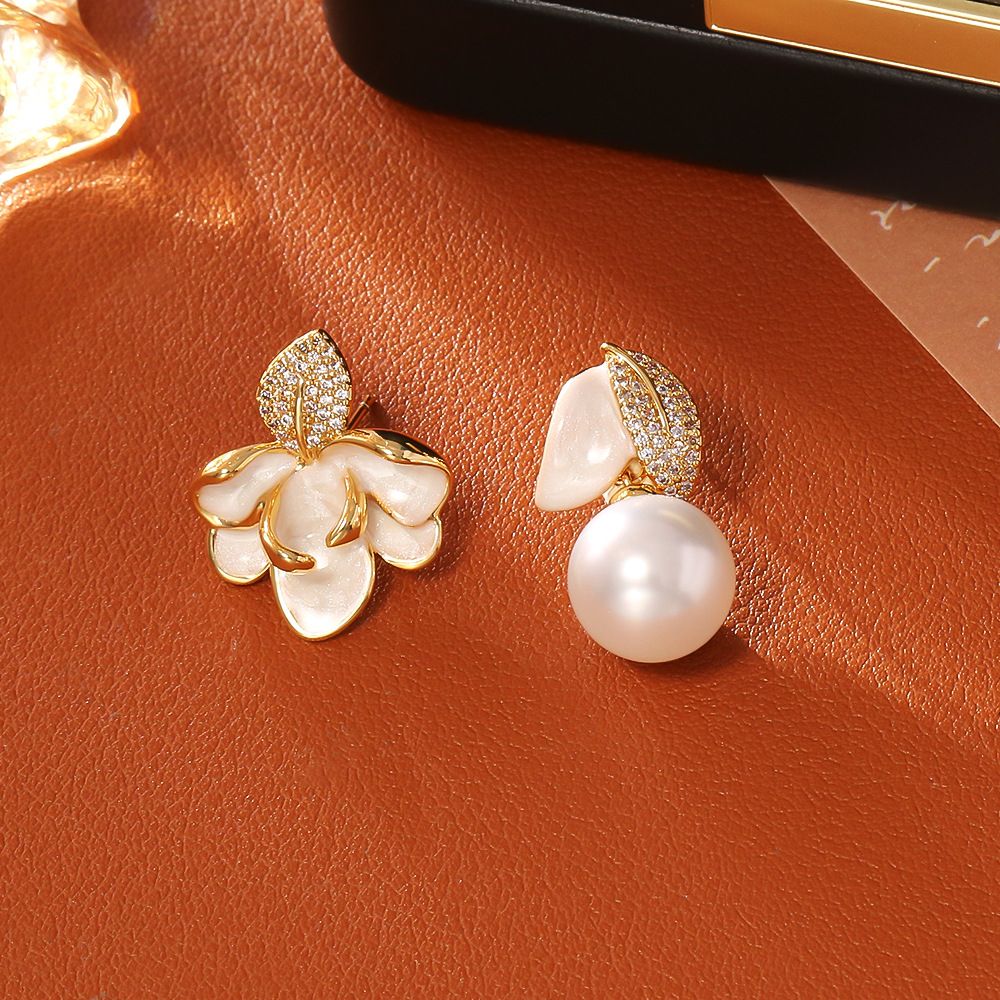 Luxury Porcelain White Gold Enamel Flower Pearl Earrings with Sparkling