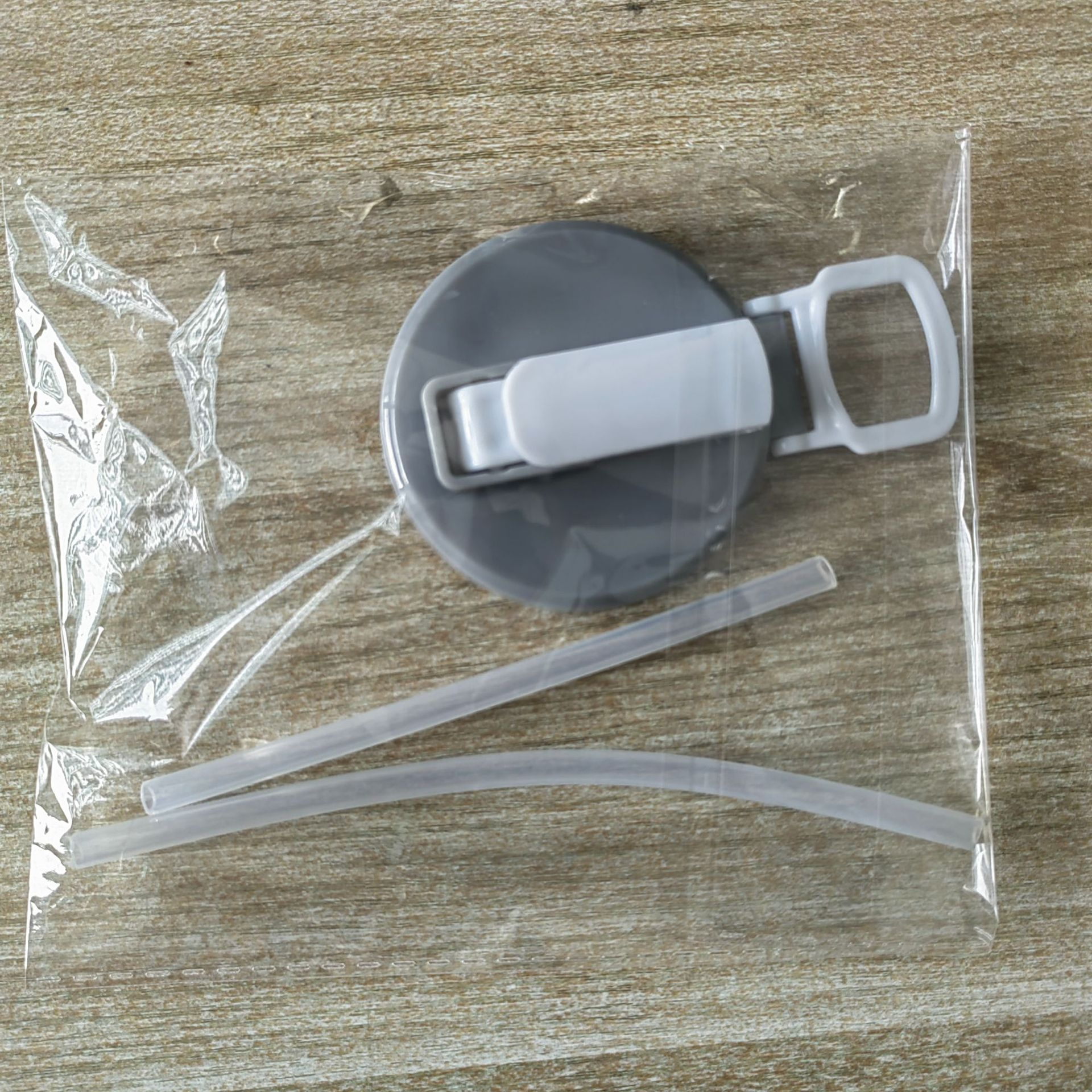 4-piece(Purple and Grey and Green and Blue) Reusable Soda Can Lid with Straw view 8