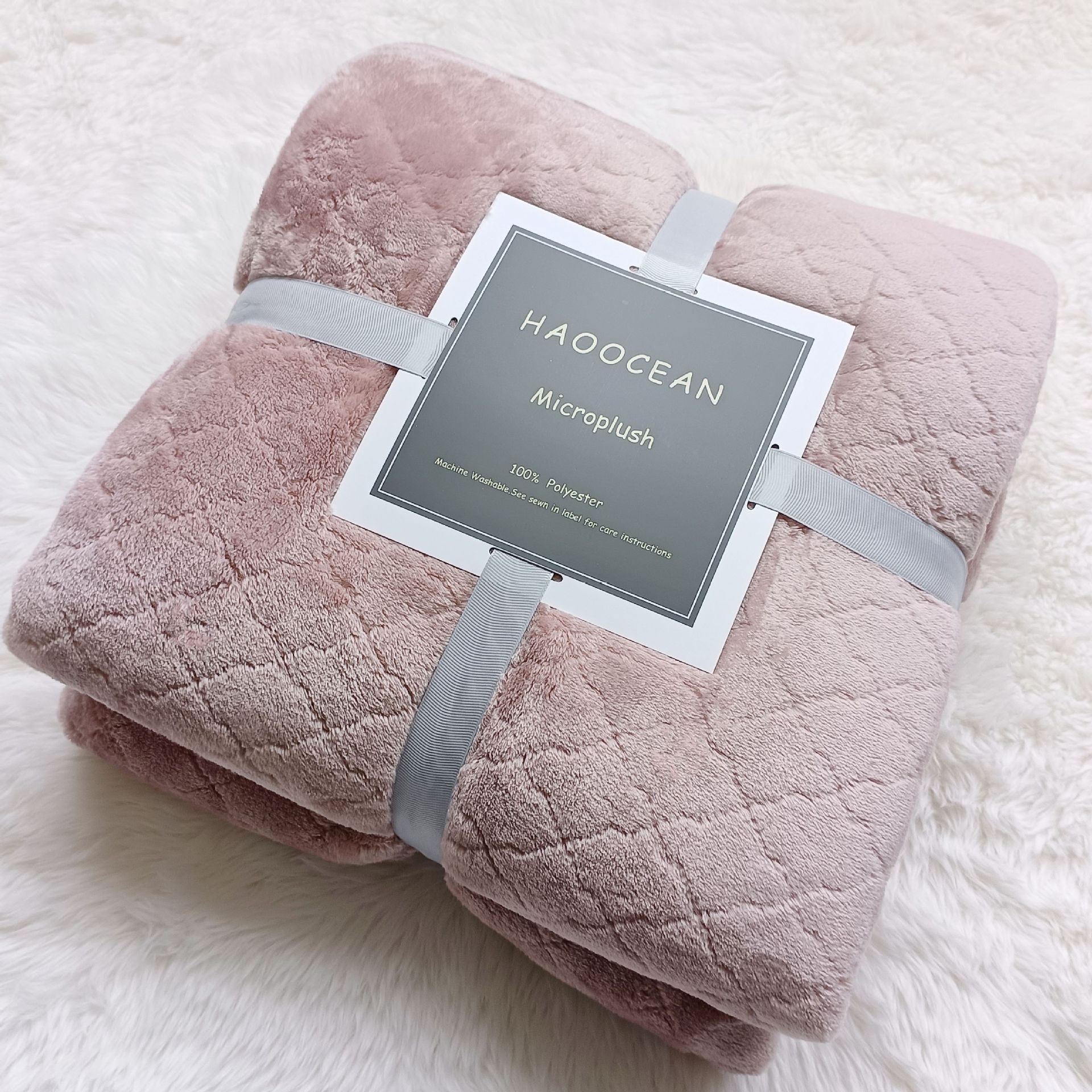 Pink 130*150cm Flannel Fleece Blanket - Quilted Diamond Pattern