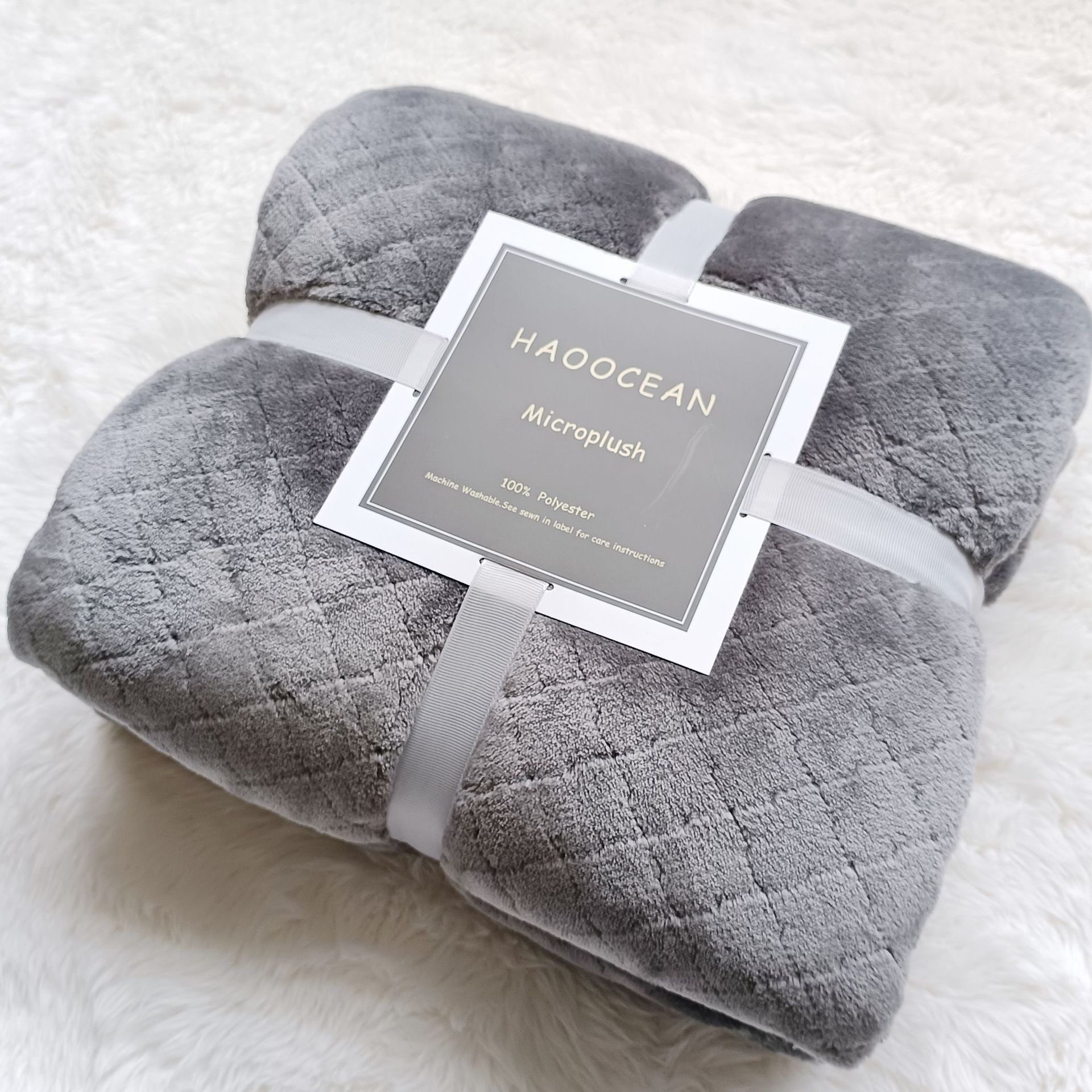 Grey 130*150cm Flannel Fleece Blanket - Quilted Diamond Pattern