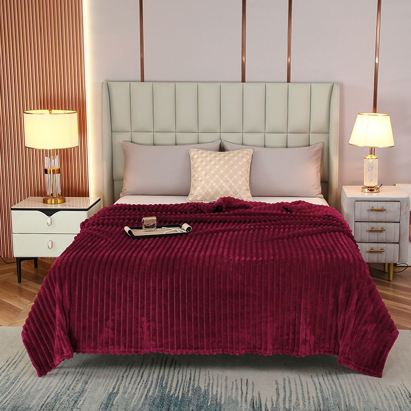 150*200cm Red Solid Colour Flannel Throw Blanket - Thick Double-Sided Fleece