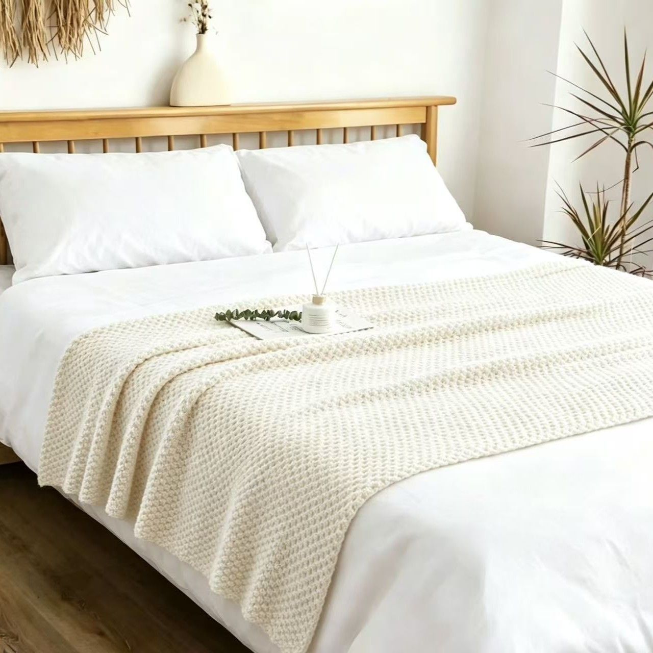 Off-white 130*170cm Nordic Style Tassel Knit Throw Blanket - Soft Polyester