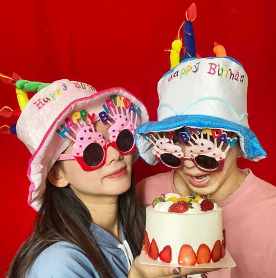 4-piece Pink Plush Birthday Cake Hat Set - Novelty Party Accessory with view 4
