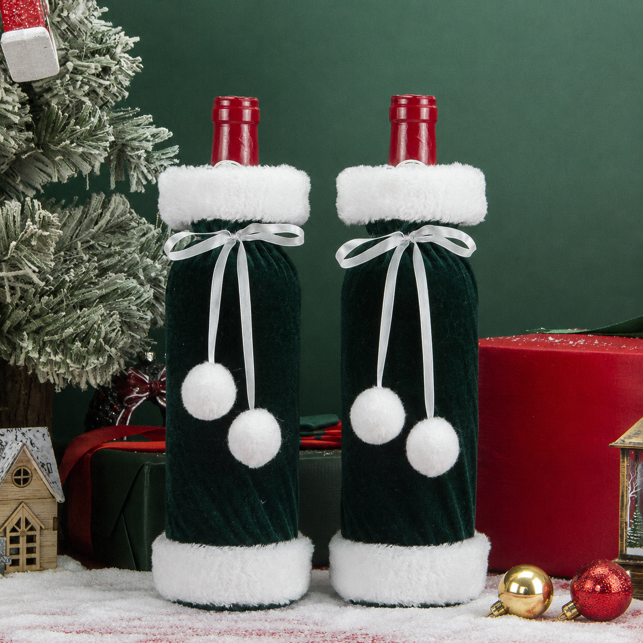 2 Pack Green Christmas Velvet Wine Bottle Covers with Faux Fur Trim Reusable view 2