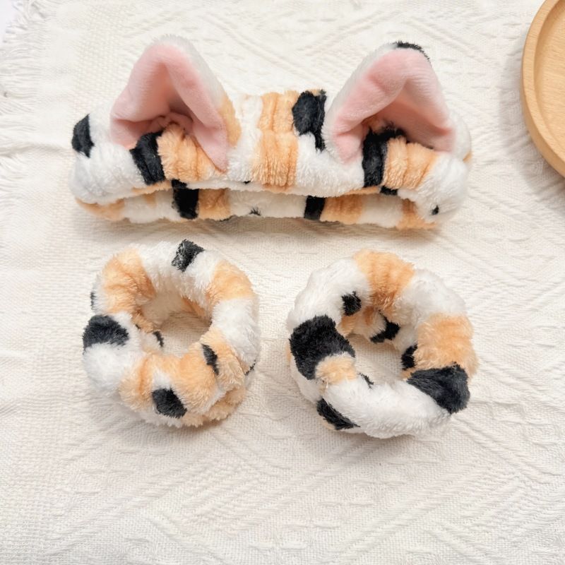 4PCS Spa Set Bath Wrap White bath towel Black and yellow stripes Cat Ear view 6