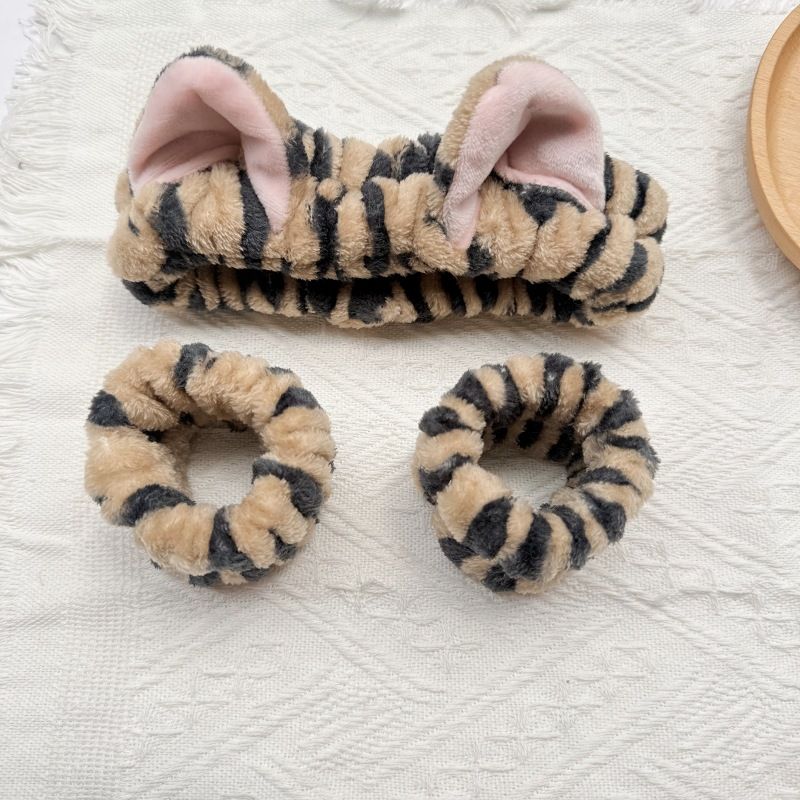 4PCS Spa Set Bath Wrap Purple bath towel Black and brown stripes Cat Ear view 7