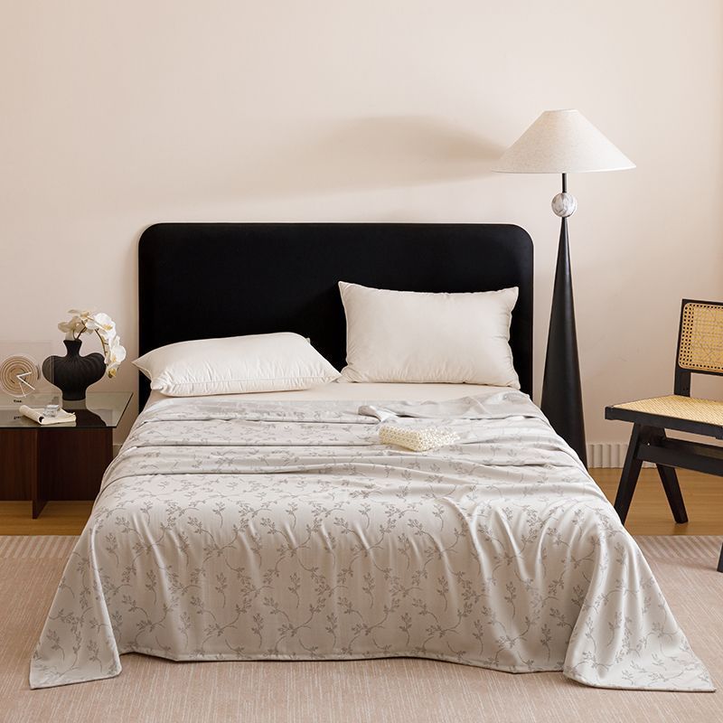 Silver Bamboo Fibre Summer Blanket - Vine Pattern Cooling Throw Blanket