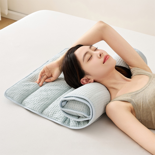 2-in-1 Blue Adjustable Travel Towel Pillow Integeatd 60 x 140CM Foldable