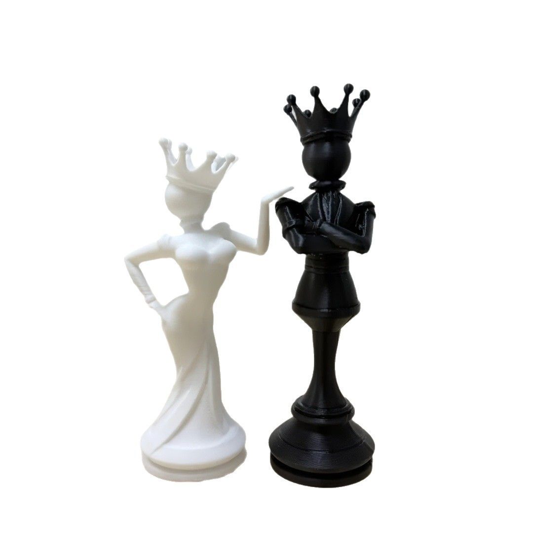 3D Printed Chess King and Queen Figurine Set - Creative Crowned Couple Sculptures